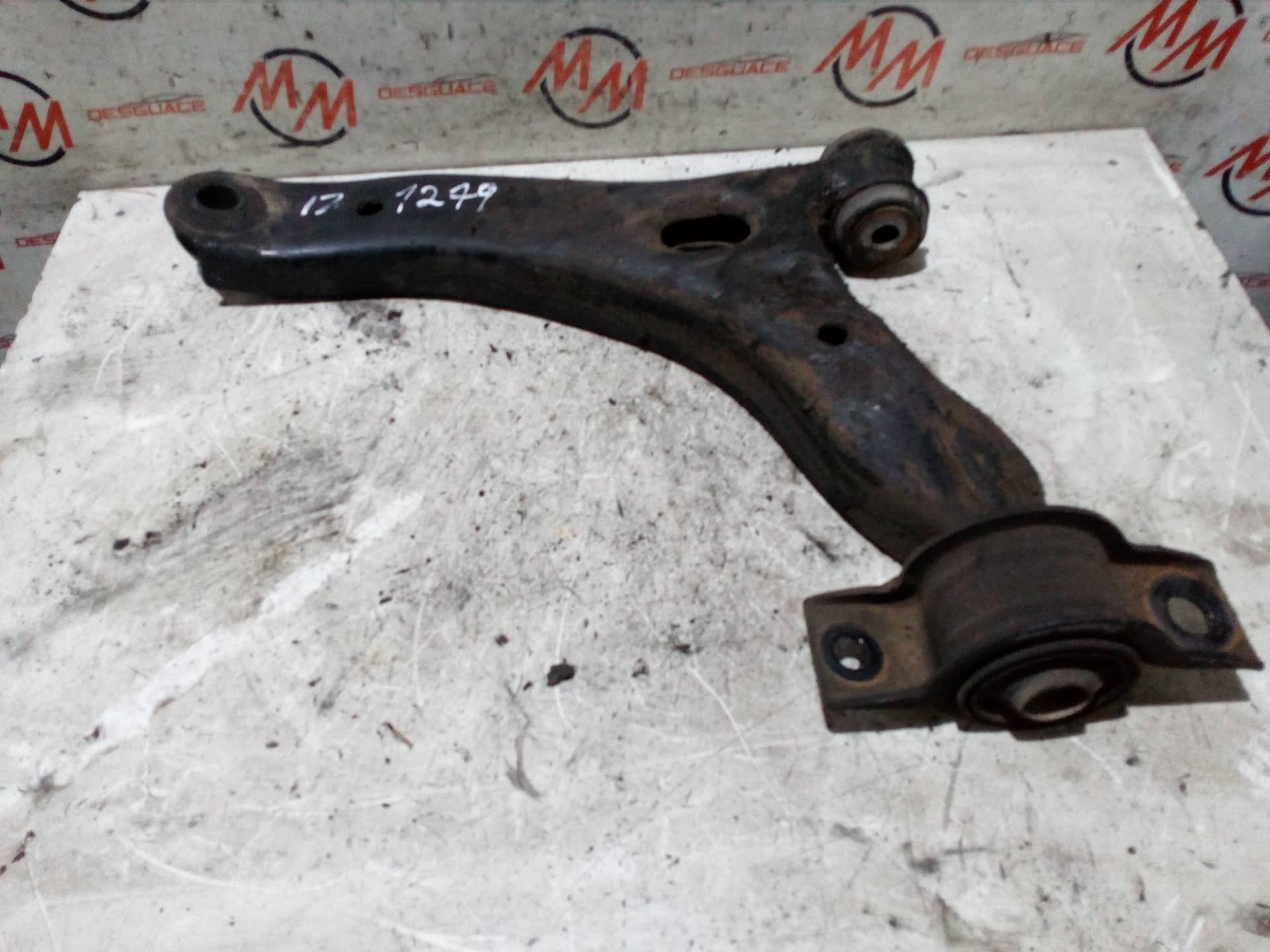 BRAZO SUSPENSION DELANTERO IZQUIERDO